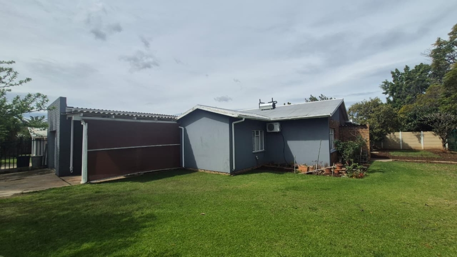3 Bedroom Property for Sale in Meiringspark Western Cape